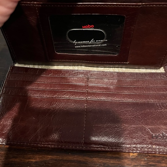 Woman's leather wallet - Picture 2 of 9